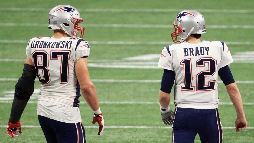 Tampa Bay Buccaneers acquire Tom Brady’s old target Rob Gronkowski