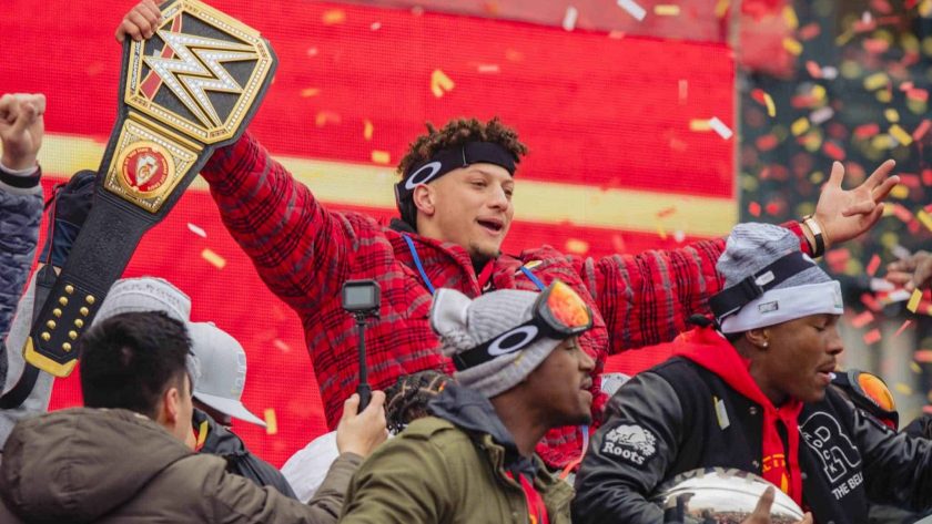 Patrick Mahomes signs 10-year extension with the Kansas City Chiefs (Report)