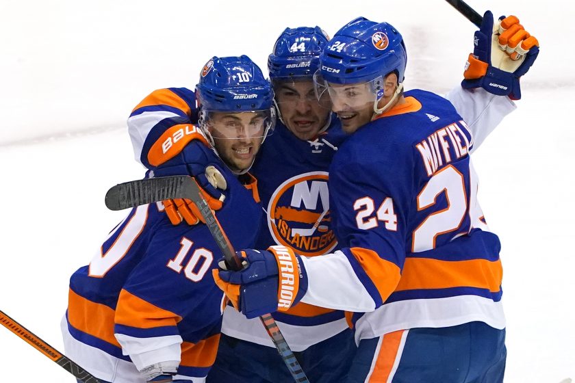 New York Islanders C Jean-Gabriel Pageau breaks the ice in Game 1 win (Video)