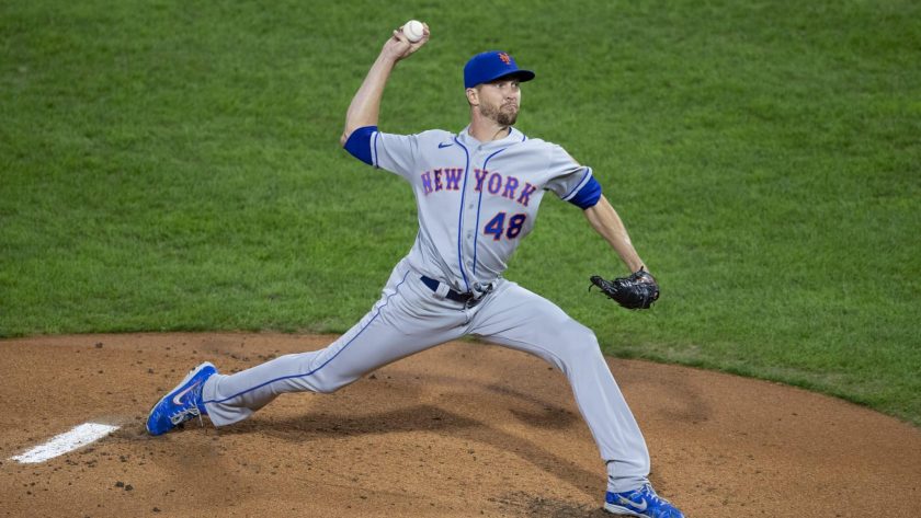 New York Mets ace Jacob deGrom leaves game with hamstring injury