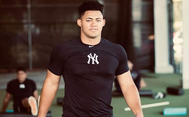 Yankees top prospect Jasson Dominguez working out in Florida (Video)