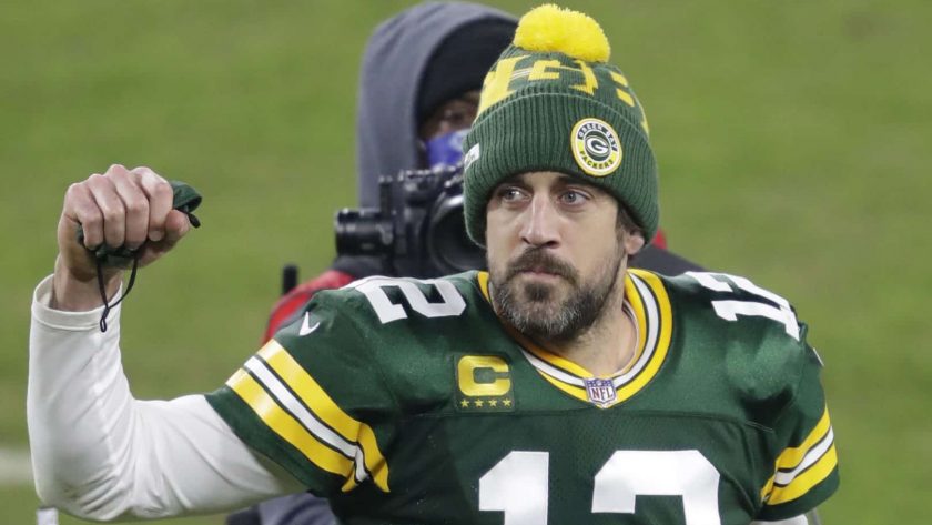 The Packers are tremendously mishandling the Aaron Rodgers dispute