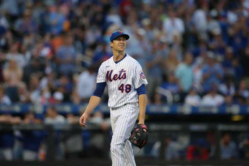 Jacob deGrom leaves start early, heading for MRI