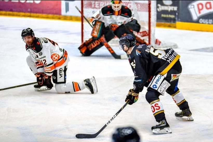 Islanders sign Aatu Räty to ELC