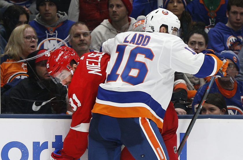 Islanders pay dearly to dump Andrew Ladd’s contract