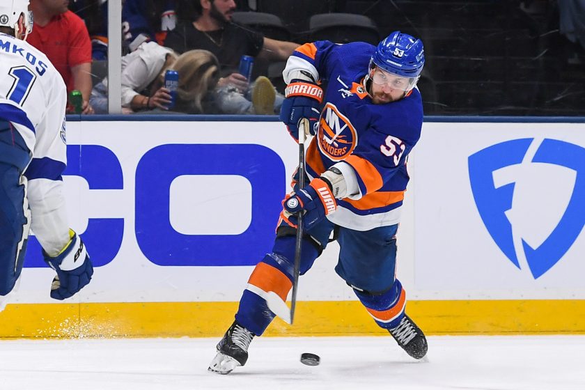 Casey Cizikas signs six-year deal to stay with Islanders
