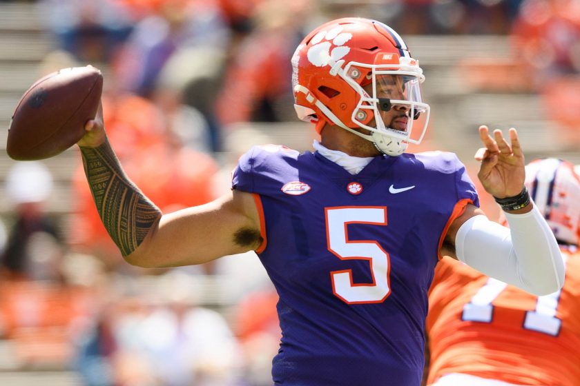 Top 10 college quarterbacks to watch this season