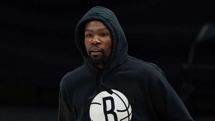 David Letterman crashes Kevin Durant’s media availability (Video)