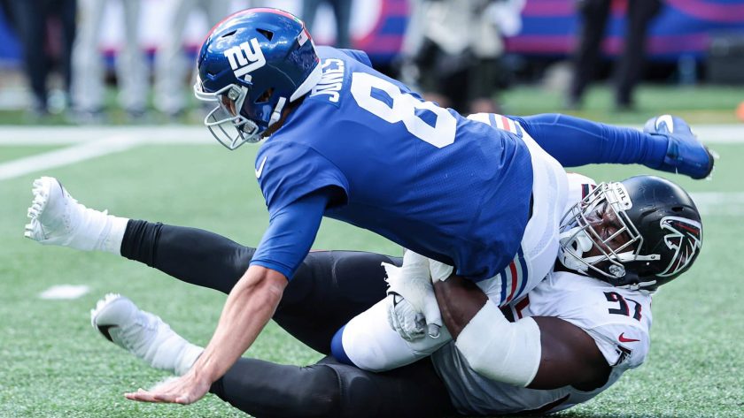 Giants spoil Eli Manning’s special day, hit new low vs. Falcons