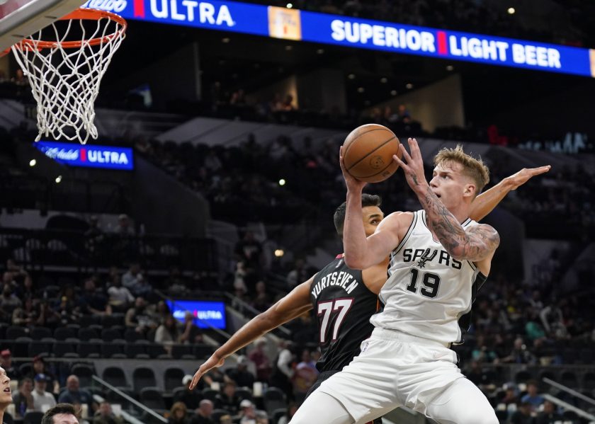 Knicks sign Luka Šamanić to last two-way contract slot