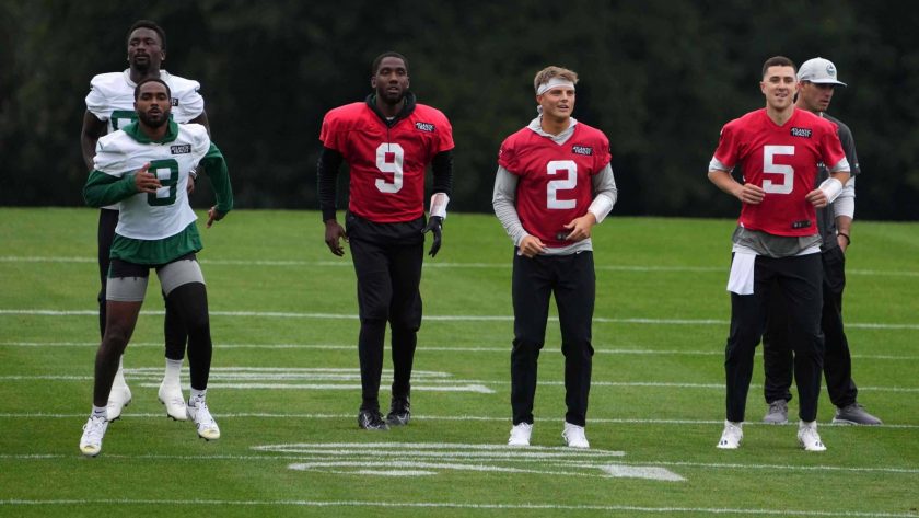 ‘Great dynamic’ helping Jets QB room fight through adversity