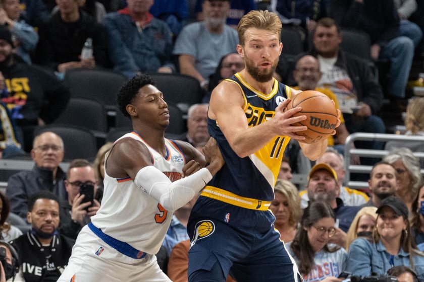 Knicks go cold in Indiana, fall to Pacers 111-98