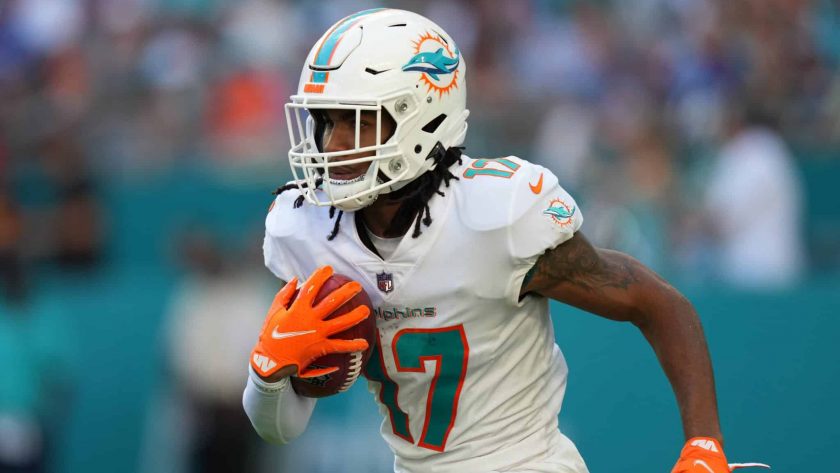 nfl oroy odds week 17 jaylen waddle