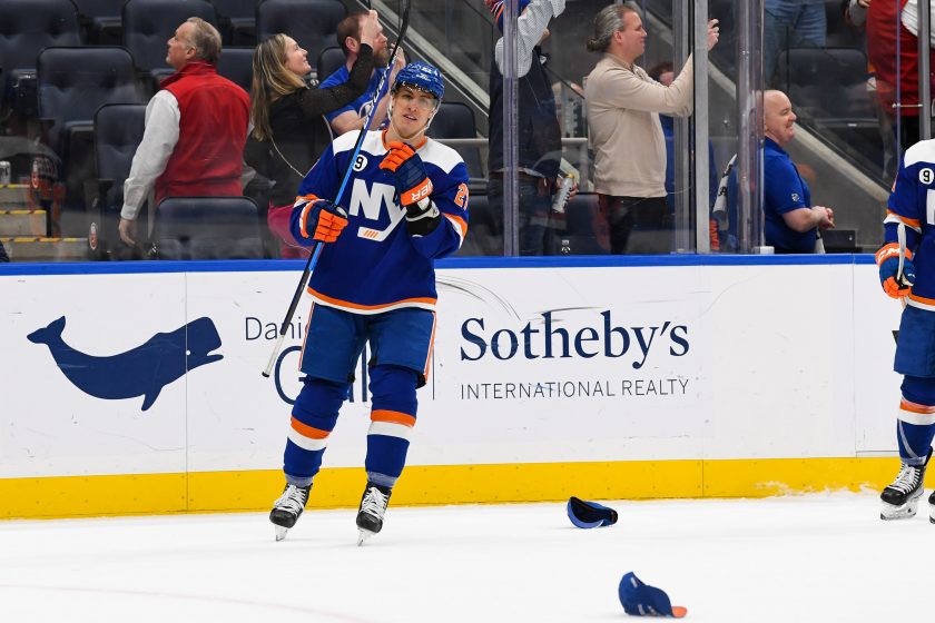 Anders Lee’s hot streak makes him Islanders’ Player of the Week