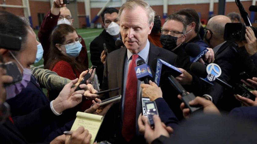 Giants, Jets owners staying humble amid surprising success