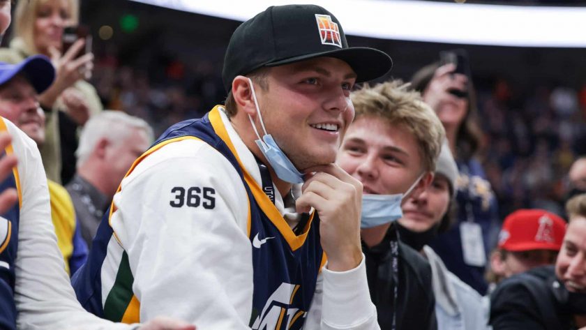Jets’ Zach Wilson hanging out with Giants legends (PHOTOS)