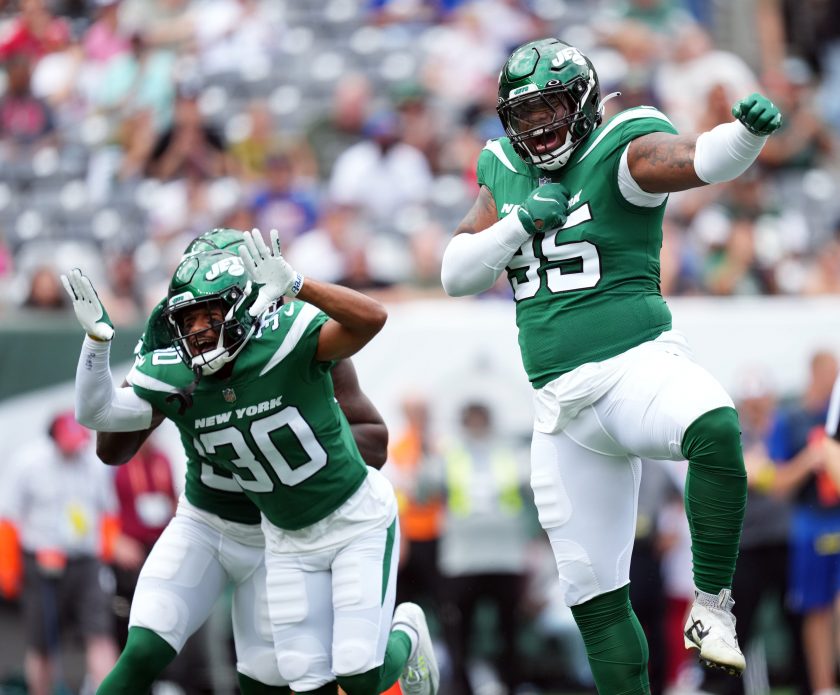 WATCH: Emotions start boiling over on Jets sideline in first half vs. Bengals