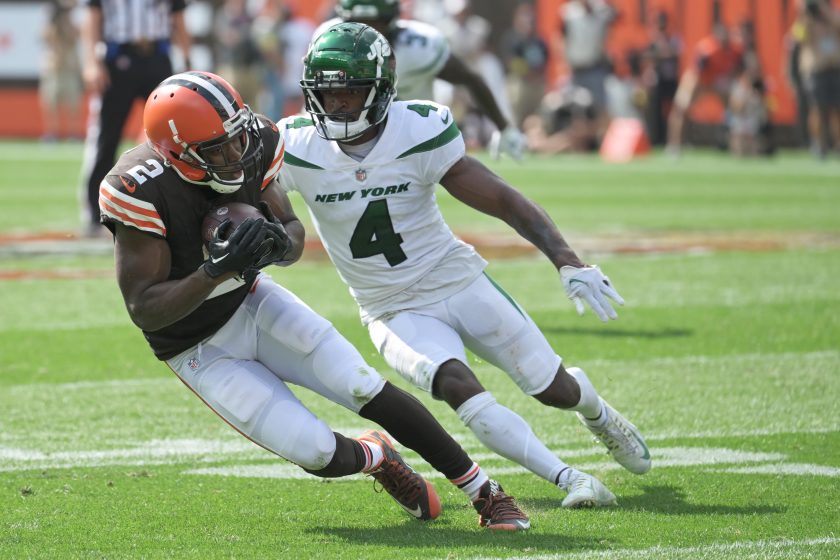 WATCH: D.J. Reed pumping up Jets teammates ahead of Steelers game
