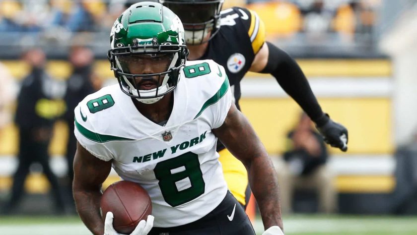 Jets WR Elijah Moore asks for trade after drama