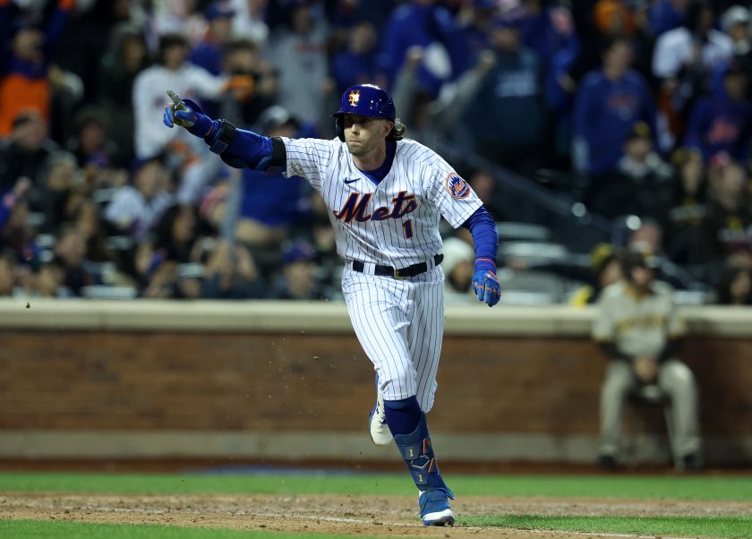 Watch Mets’ Jeff McNeil hit inside-the-park home run while in college