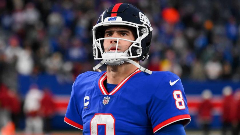 Giants QB Daniel Jones tears ACL, out for season