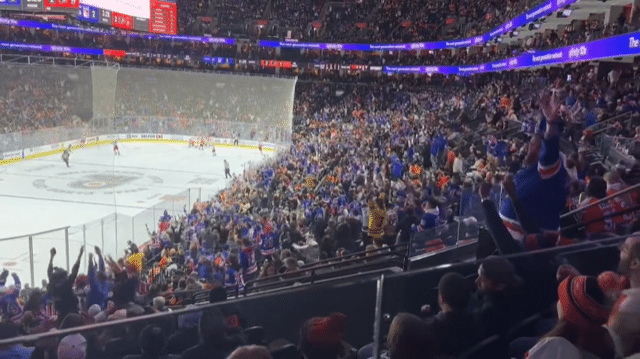 Rangers fans totally embarrass Flyers by overtaking Wells Fargo Center