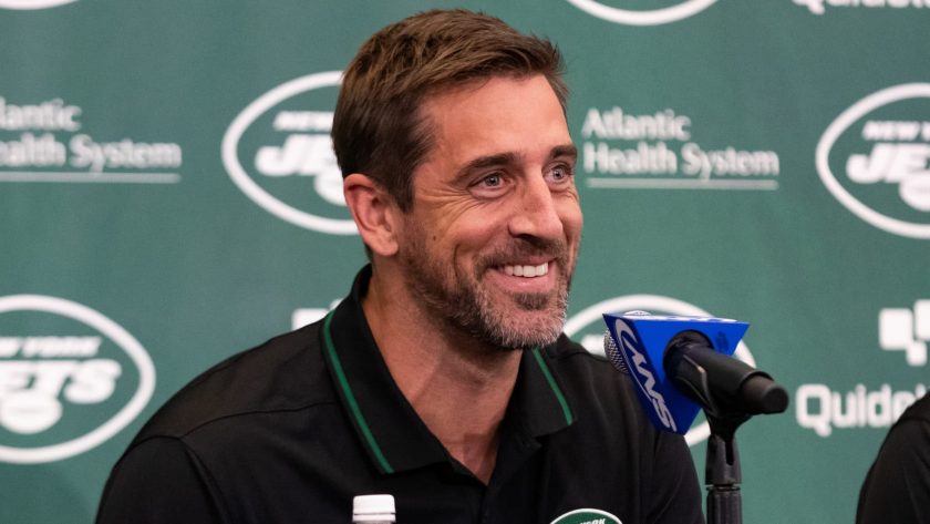 Aaron Rodgers vs. Jihad Ward is N.Y. football feud we need to kill time
