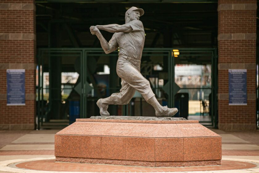 Watch Yankees’ Mickey Mantle face MLB legends in Home Run Derby show