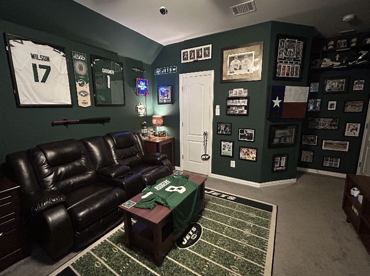 This Jets fan’s immaculate man cave is ready for a playoff push in 2023