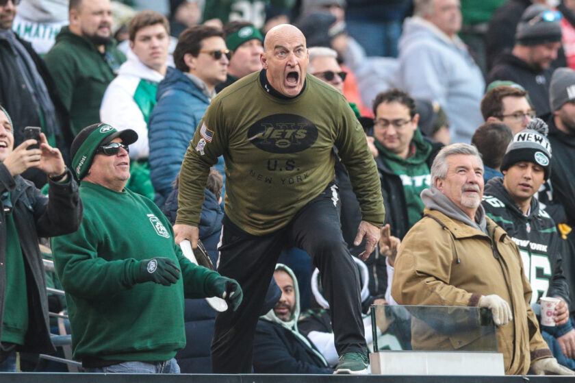 WATCH: Fireman Ed leads chant for Jets contingent in Dallas