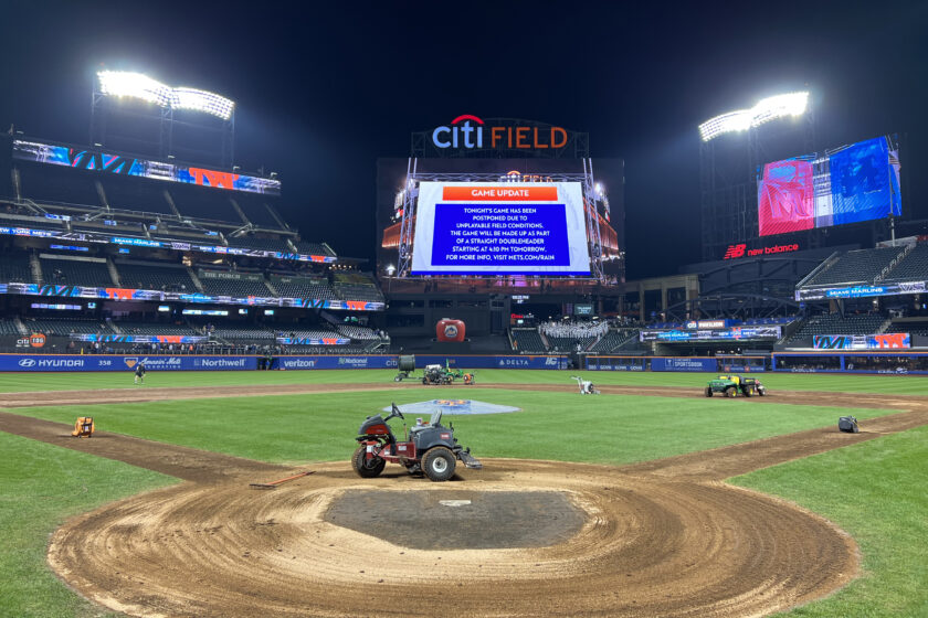Mets’ go-to rain delay activity is playing Mario Kart on the scoreboard