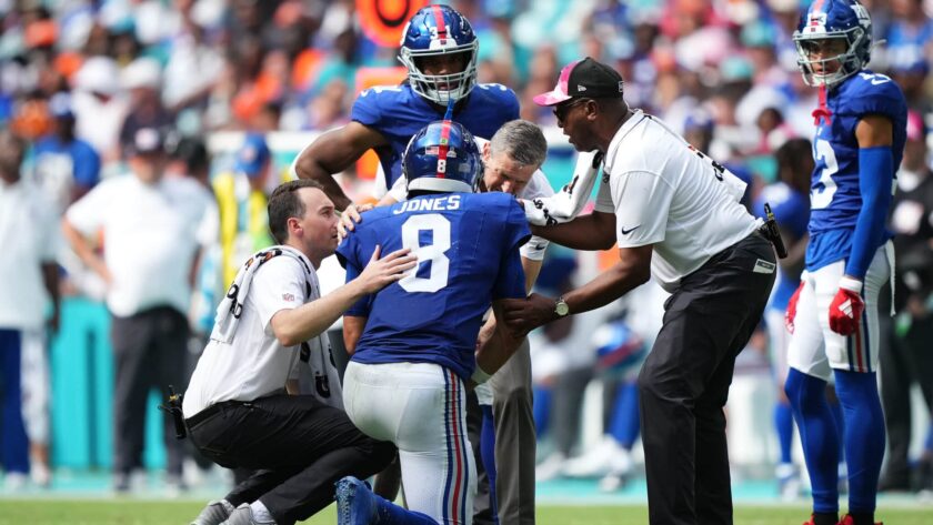 WFAN’s Evan Roberts thinks Giants’ Daniel Jones will be out ‘a while’