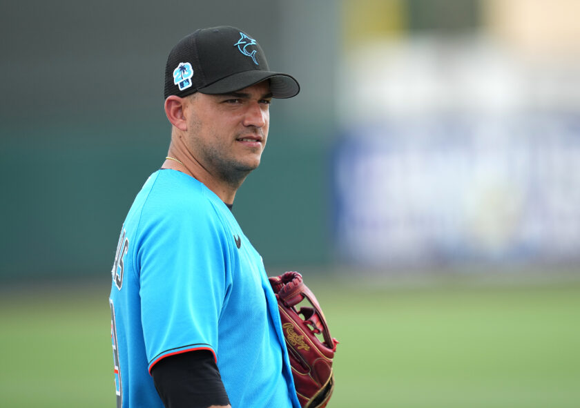 Mets sign INF José Iglesias to minor league deal