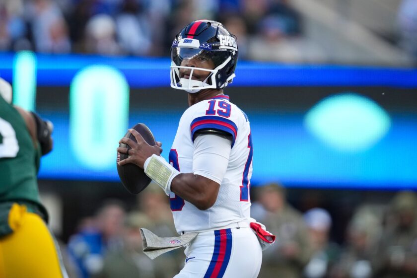New York Giants quarterback Jameis Winston (19) watches the play during a game against the Green Bay Packers at MetLife Stadium, Nov 16, 2025, East Rutherford, NJ, USA.