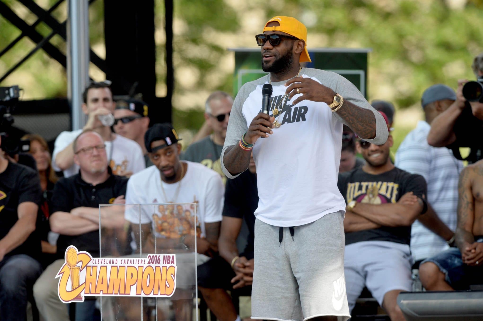 LeBron James Agrees To 3-year Deal With Cleveland Cavaliers (Report) 