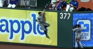 Seattle Mariners Outfielder Leonys Martin Makes An Incredible Leaping Catch (Video) 