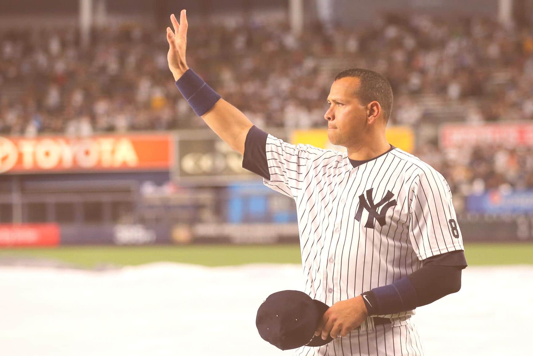 CC Sabathia exits Yankee Stadium start to standing ovation