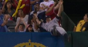New York Yankees: Brett Gardner Makes Epic Catch To Rob Home Run (Video) 
