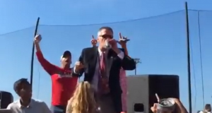 Rutgers AD Patrick Hobbs Pounds A Beer At Tailgate Party (Video) 
