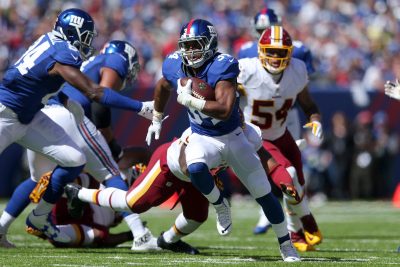 Sep 25, 2016; East Rutherford, NJ, USA; New York Giants running back Shane Vereen (34) carries the ball against the Washington Redskins during the first quarter at MetLife Stadium. Mandatory Credit: Brad Penner-USA TODAY Sports