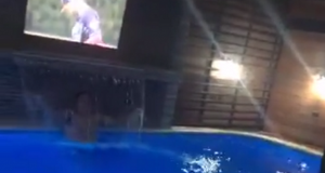 New York Mets' Bartolo Colon Enjoying The ALCS From His Pool (Video) 
