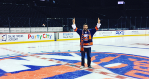 Daniel Bryan Leads New York Islanders Fans In Win 