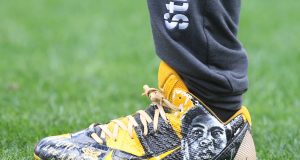 Antonio Brown Forced To Remove Cleats Before Entering Game 2