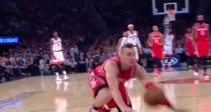 Rockets' Dekker Dribbles Ball Off His Face (Video) 