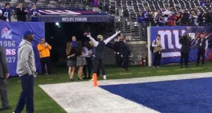 New York Giants WR Odell Beckham Jr. Performs Perfect Photobomb 2