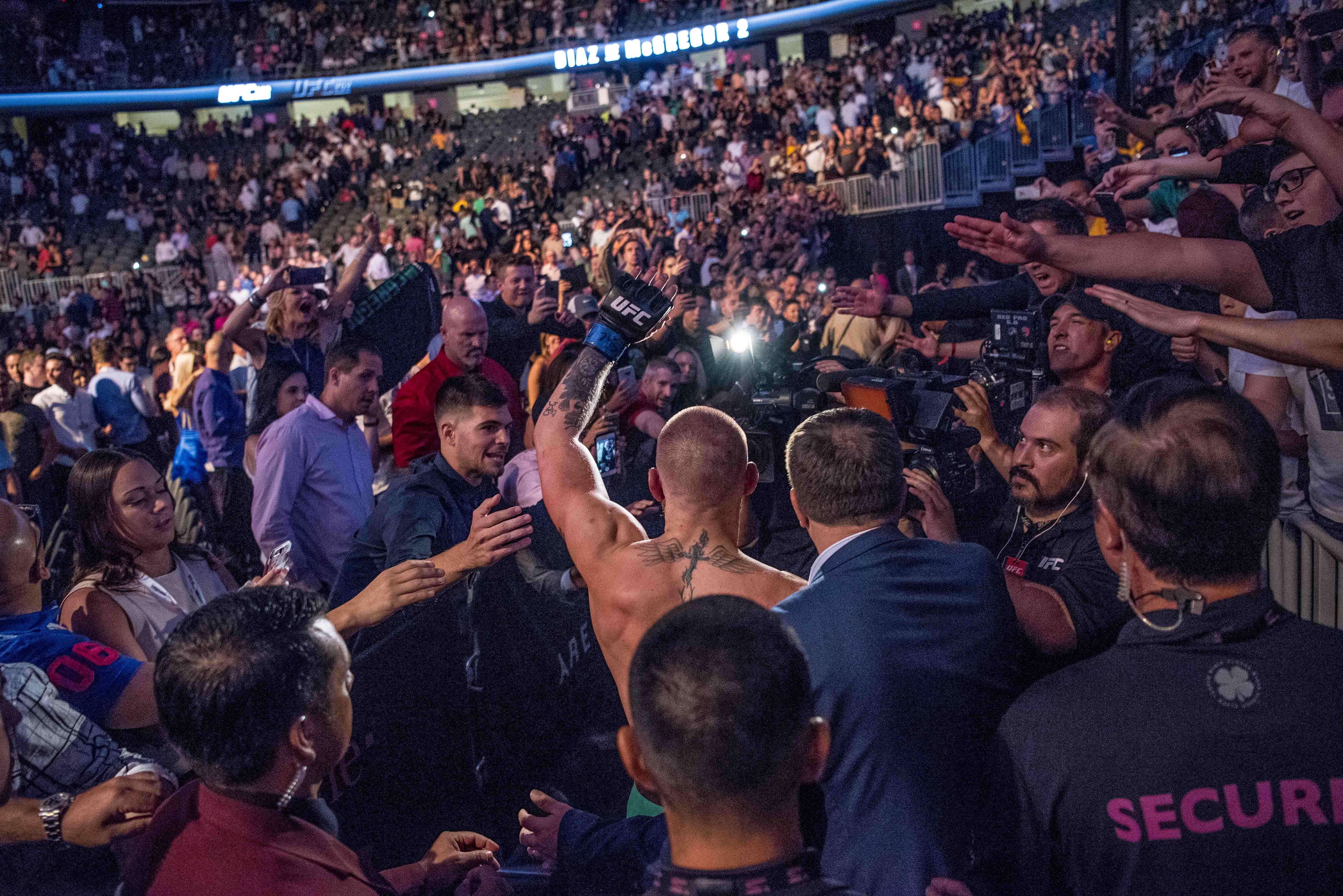 UFC 205: Conor McGregor Swings Chair At Eddie Alvarez, Says 'I Run New York City' 
