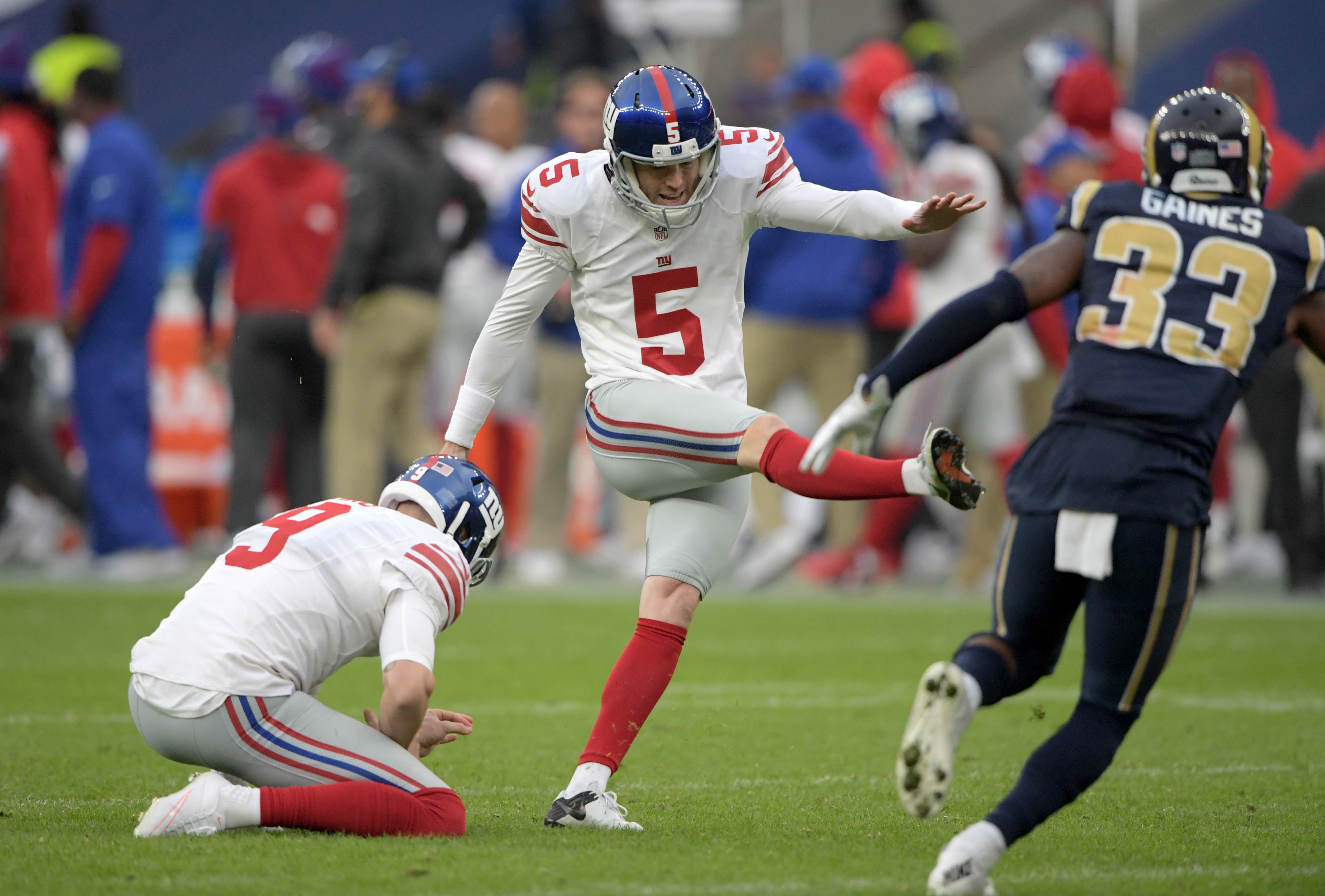 New York Giants' Brad Wing shows off braces, gets on refs 2