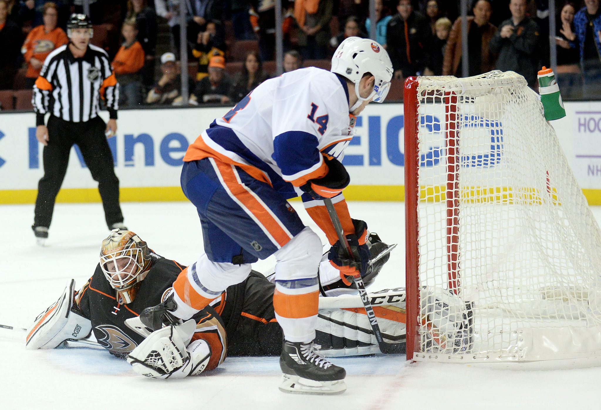 New York Islanders' Thomas Hickey has been sneakily dependable 