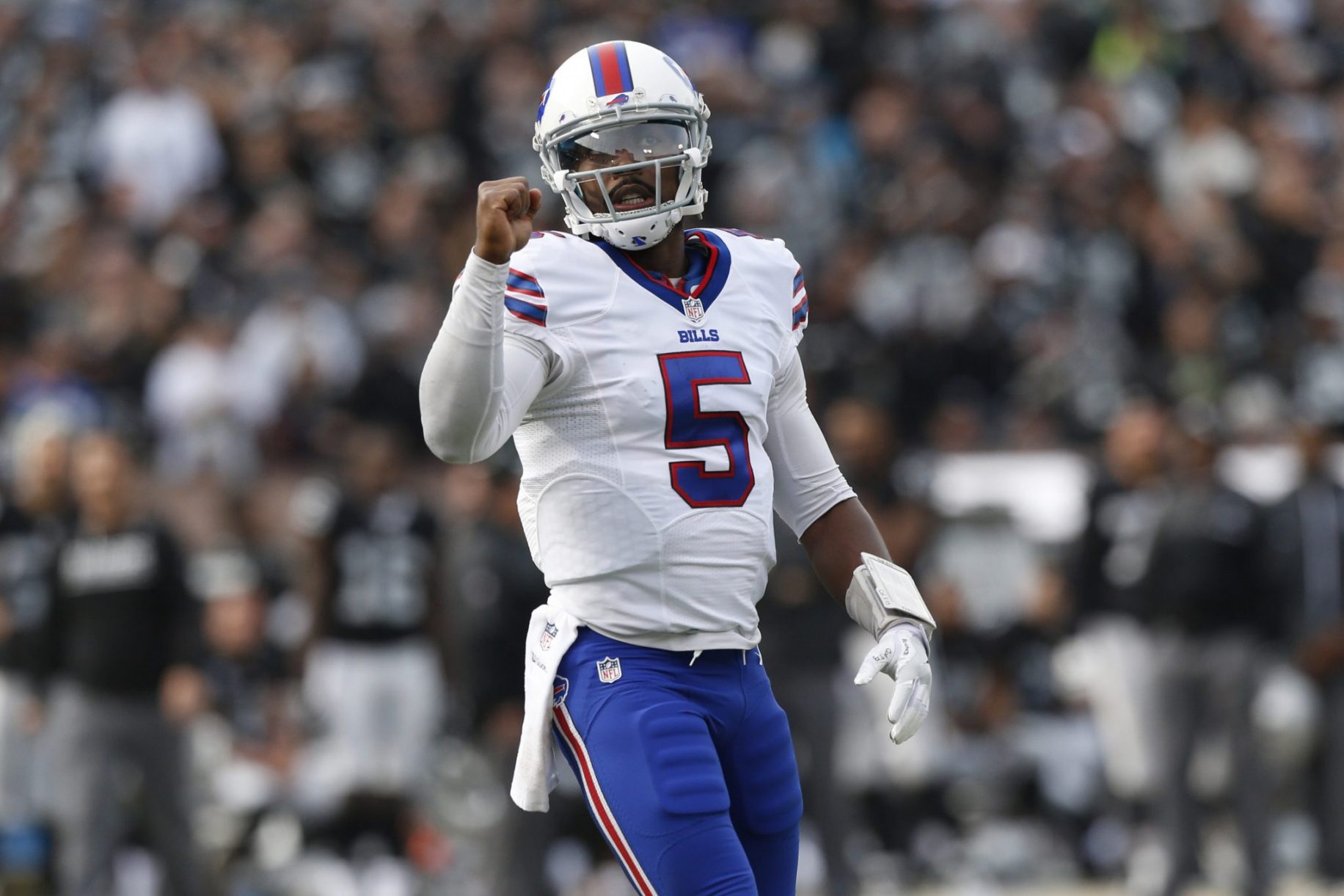 If Tyrod Taylor becomes available, the New York Jets should inquire 