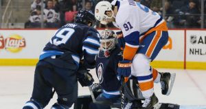New York Islanders trounce the Winnipeg Jets to ring in 2017 